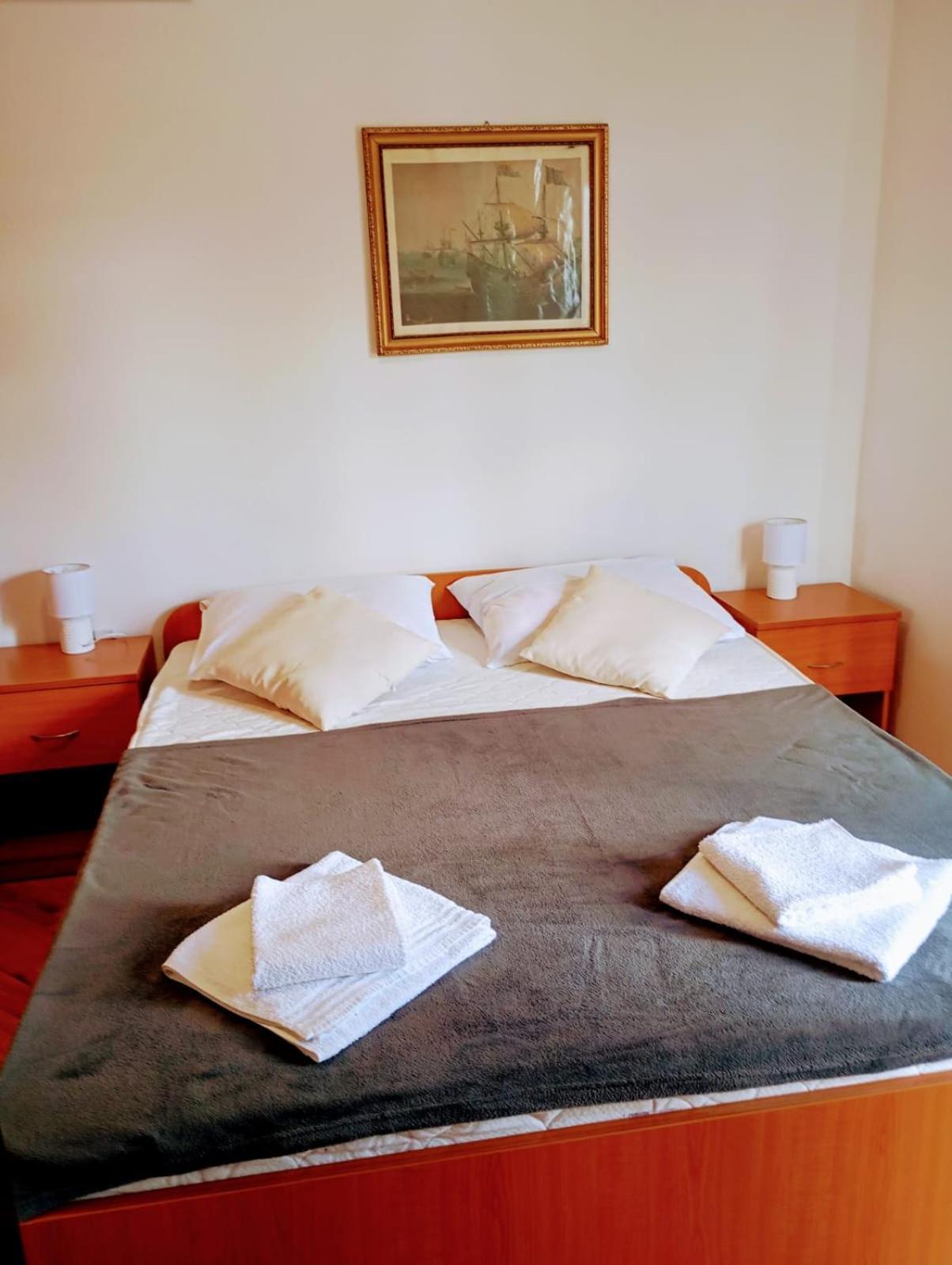 Rooms Helena Крк Экстерьер фото